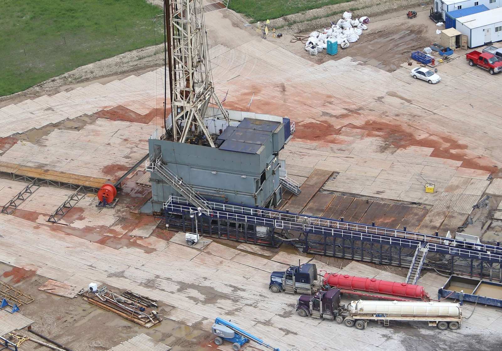 Rigmats for the oilfield